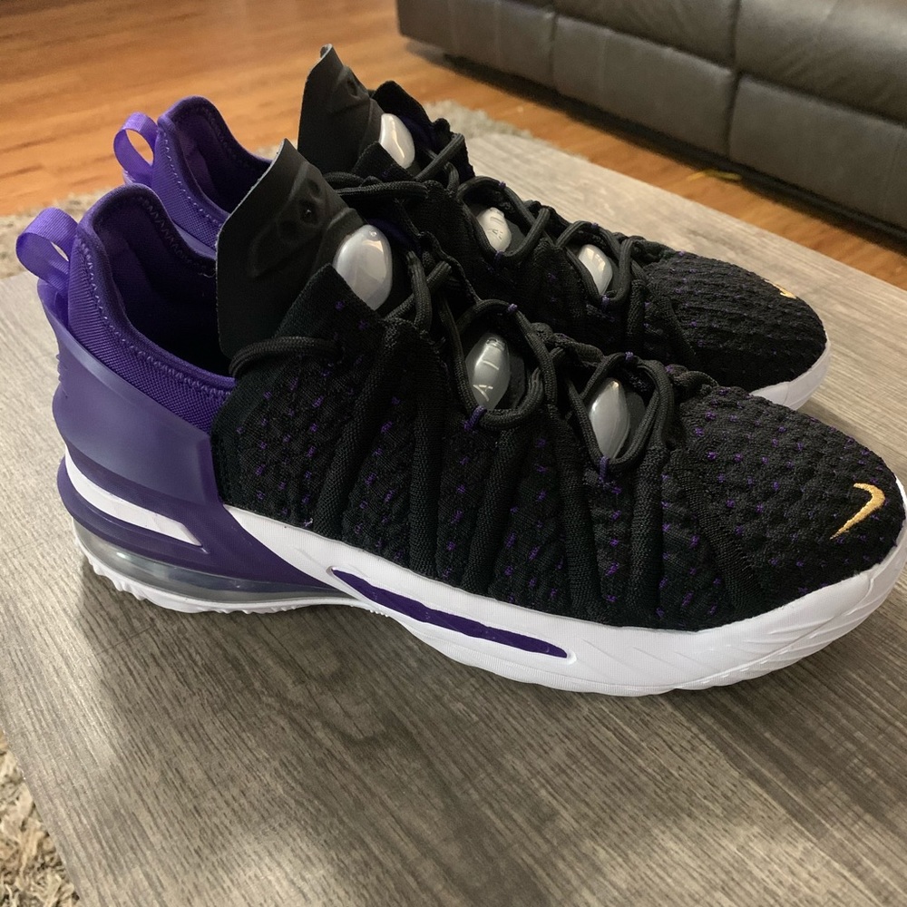 Lebron 18 GS shoes size 7y Lakers edition
